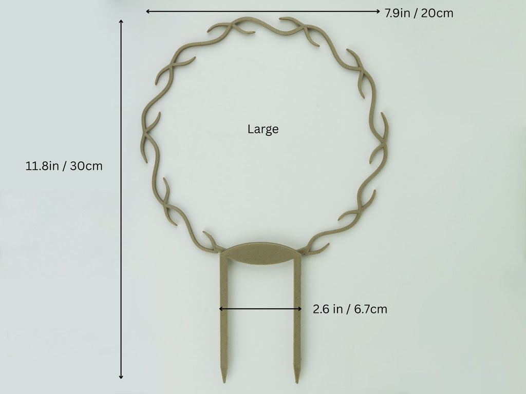 Large wreath trellis shown with its dimensions