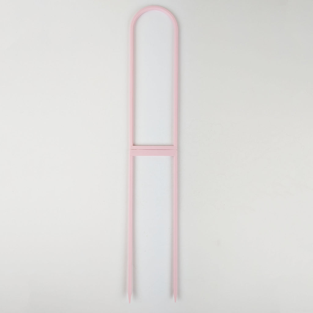 Extra large U trellis in pastel pink on a white background
