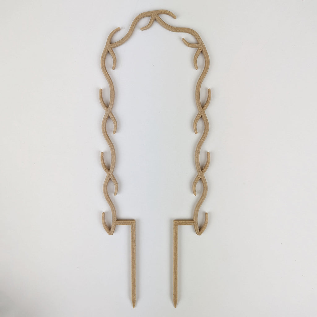 U wreath trellis in wood on a white background