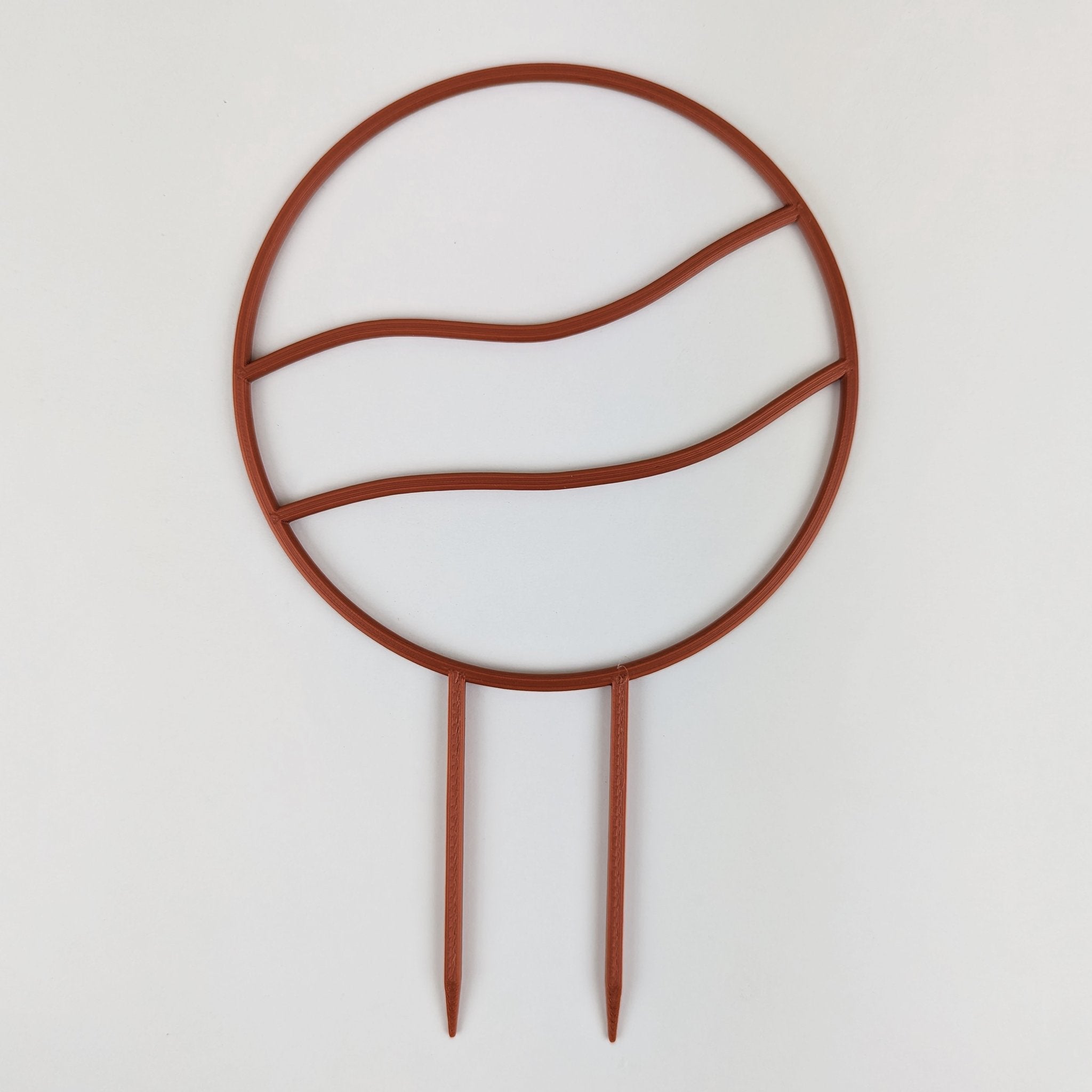 Wavy circle trellis in copper on a white background