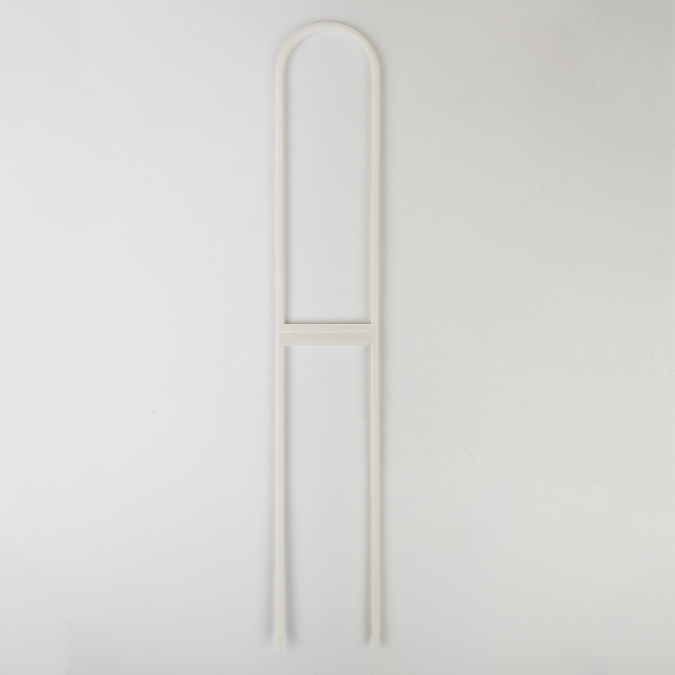 Extra large U trellis in color white